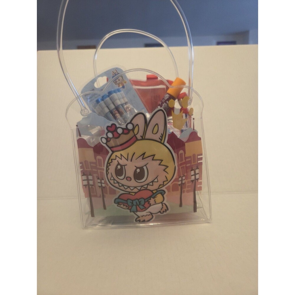 11 piece boys gift bag set.  Good for any occasion.